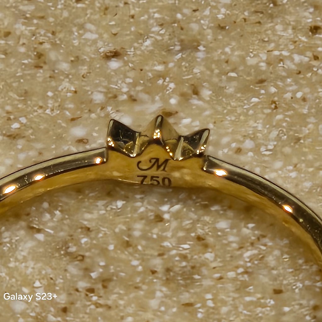 Rare Monica Rich Kosann Bridgerton Queen Tiara Stacking Poesy Diamond 18k Ring — image 6 of 7